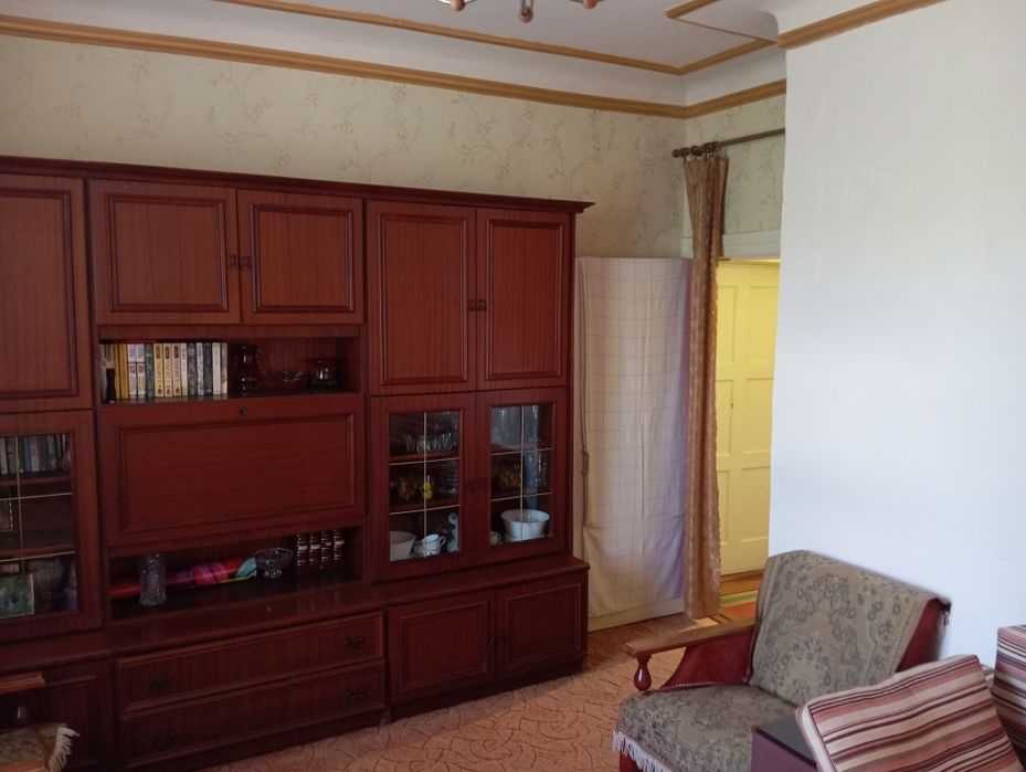 Продам 3-кімнатну квартиру в центрі