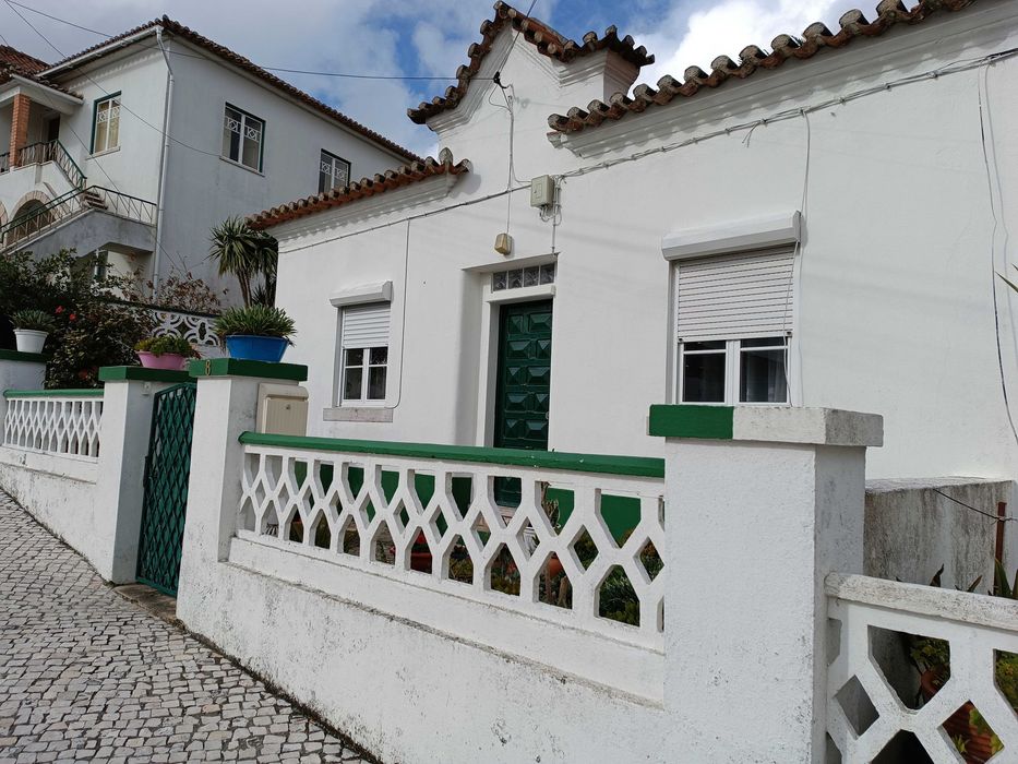 Moradia T3 Malveira lote 250m2, garagem, jardim e terraço