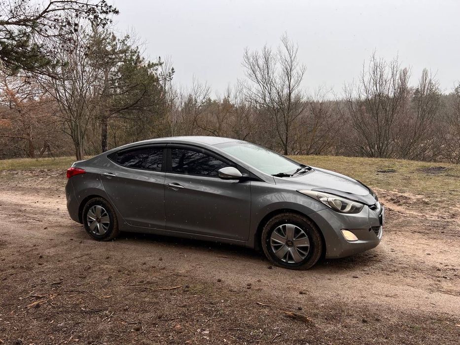 Hyundai Elantra 2012