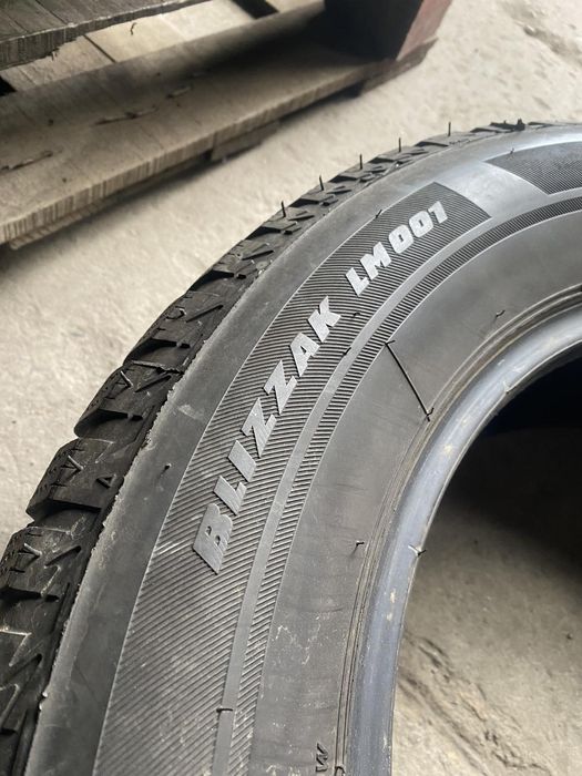 215.65.17 Bridgestone 4шт зима БУ склад шины резина из Европы R17 215