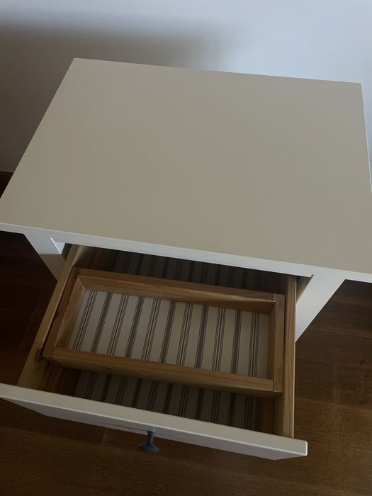Mesa de cabeceira Hemnes Ikea