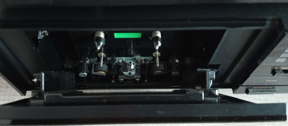 Magnetofon Blaupunkt Artech RC1990 kasety; tuner Artech PT3690; zestaw