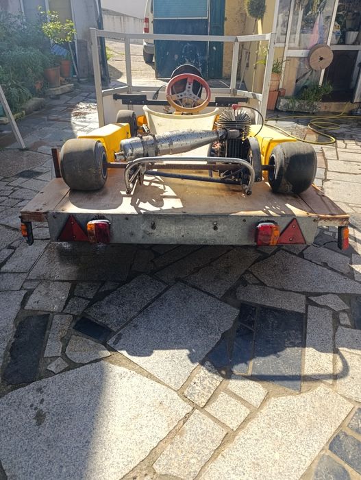 Atrelado para motos,ou também dá para dois  karting.600€