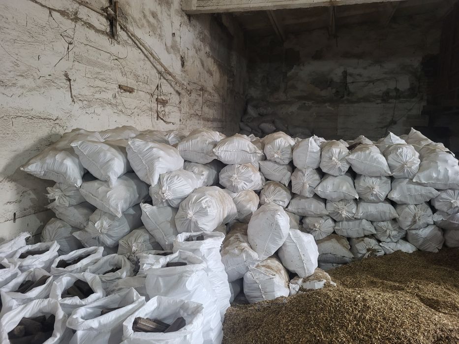 Брикет. Паливний брикет. Топливный брикет.