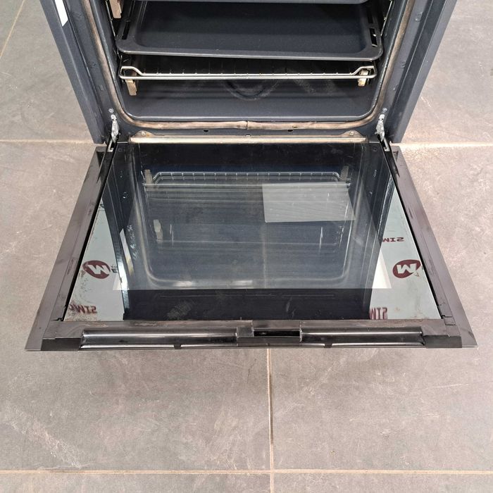 Piekarnik Bauknecht HIR4 EP8V2 PT A+ / elektryczny / pyroliza / 65L