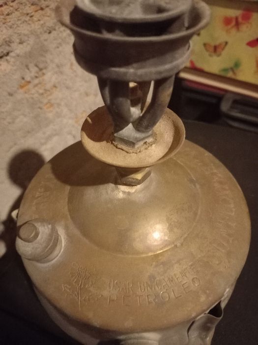 Máquina a petróleo