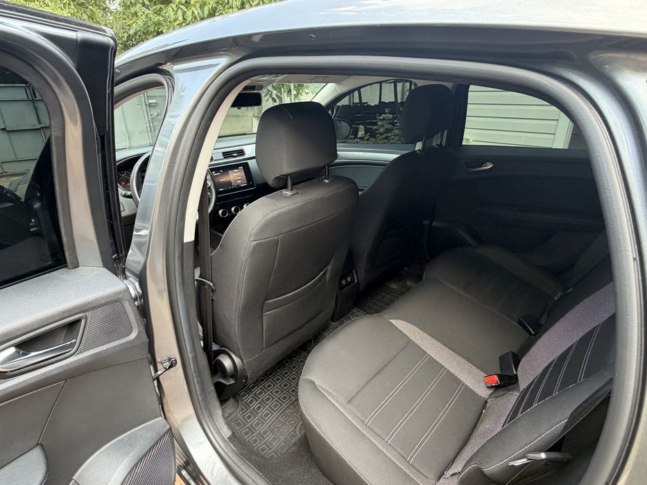 Продам Renault Akrana 2021 автомат