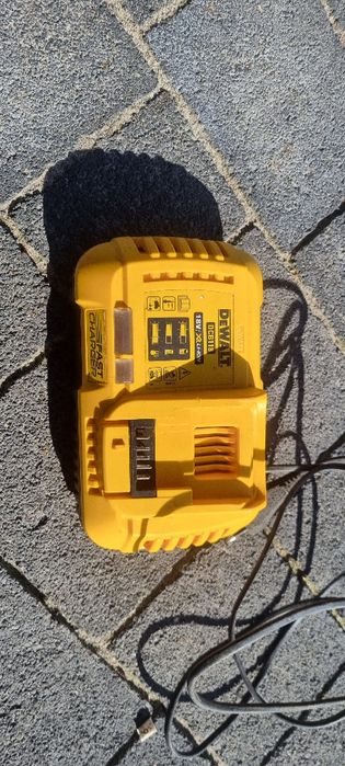 Szybką ładowarka dewalt  118