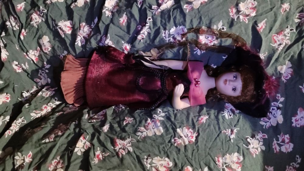 Продам кукли фарфорові