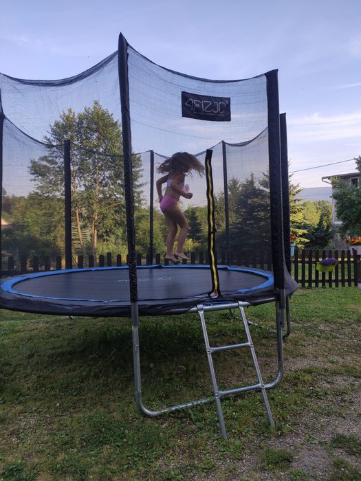 Trampolina dla dziecka