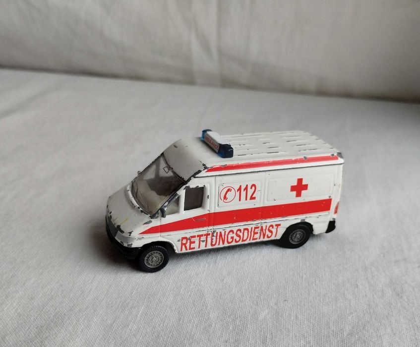 Siku Mercedes - Karetka Ambulans