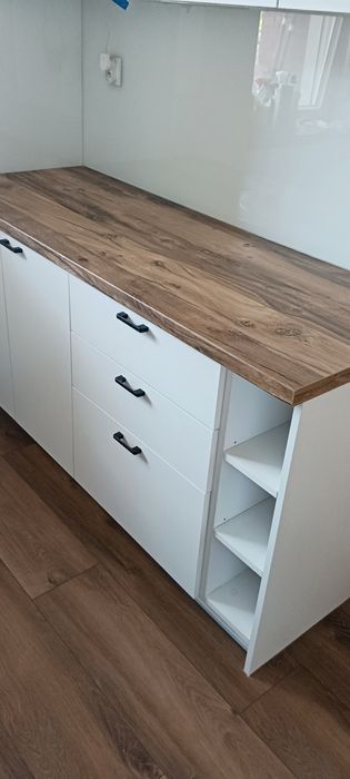 Meble na wymiar /kuchnie/łazienki/garderoby