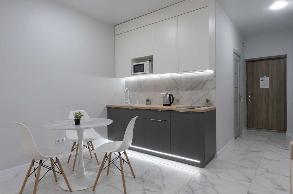 Завжди є світло! Затишна студія з панорамним видом на місто.