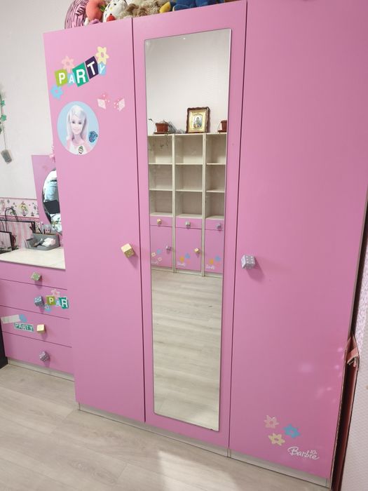 Продам комплект дитячих меблів Cilek Barbie