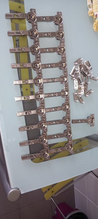 Dobradiças com armotecedor