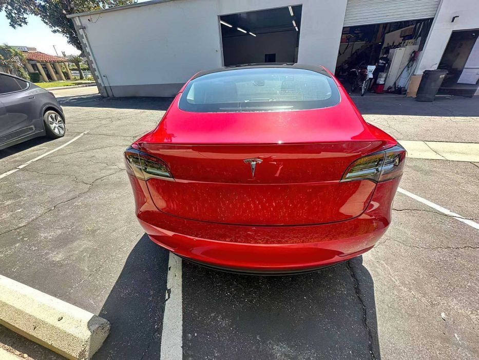 Tesla Model 3      2022