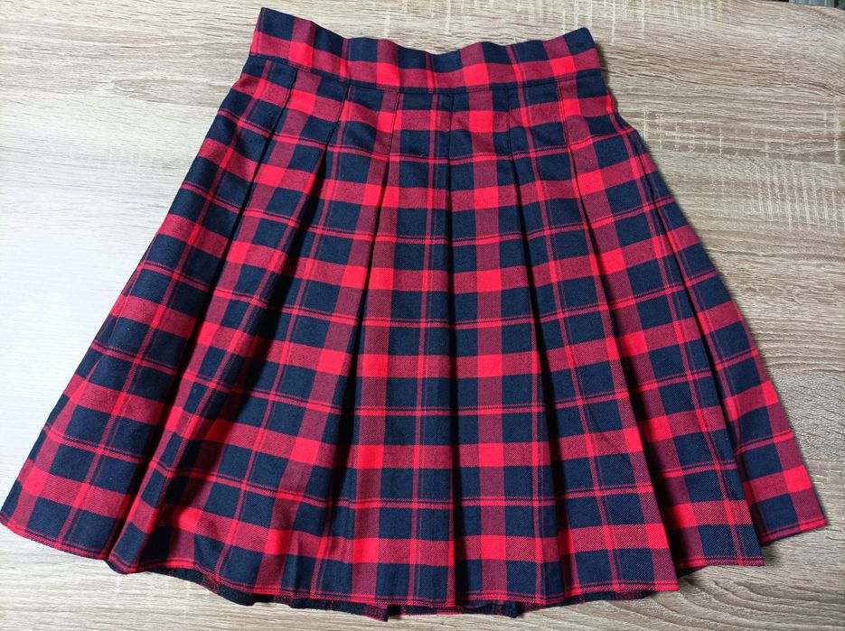 Спідниця в клітинку