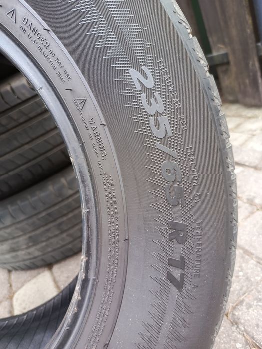 Sprzedam opony 235/65/17