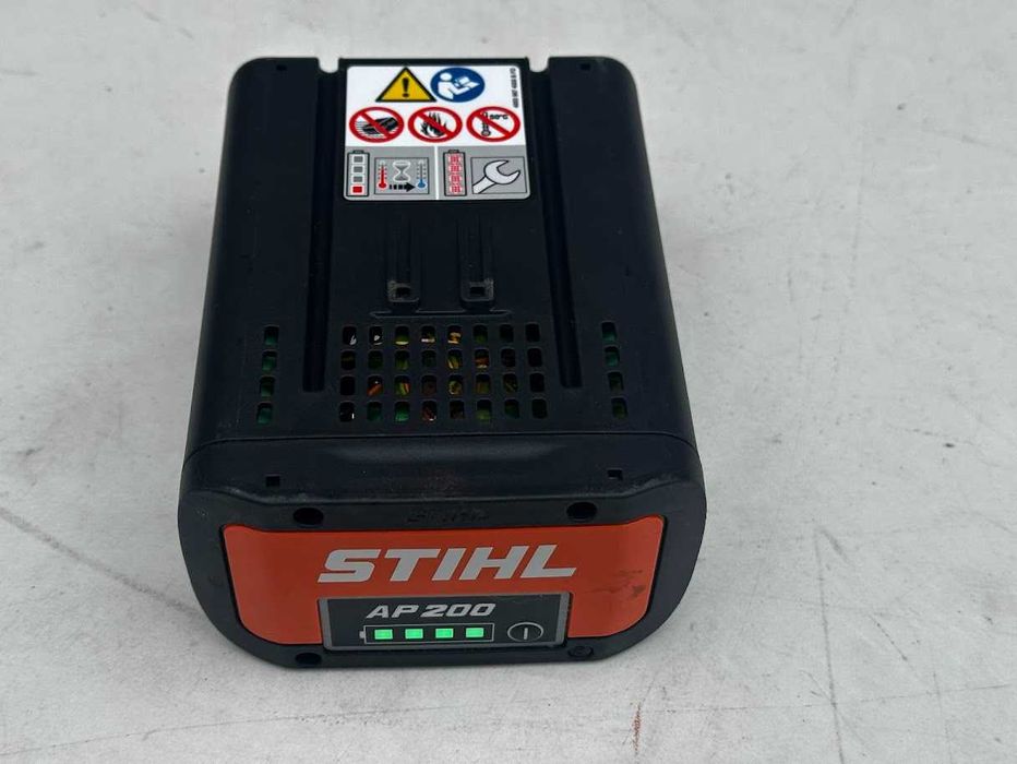 Profesjonalny Akumulator STIHL AP 200 – 187 Wh / 4,8 Ah