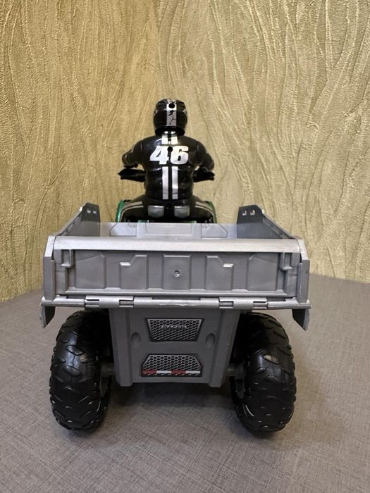 Игрушечный Радиоуправляемый квадратики с фигуркой