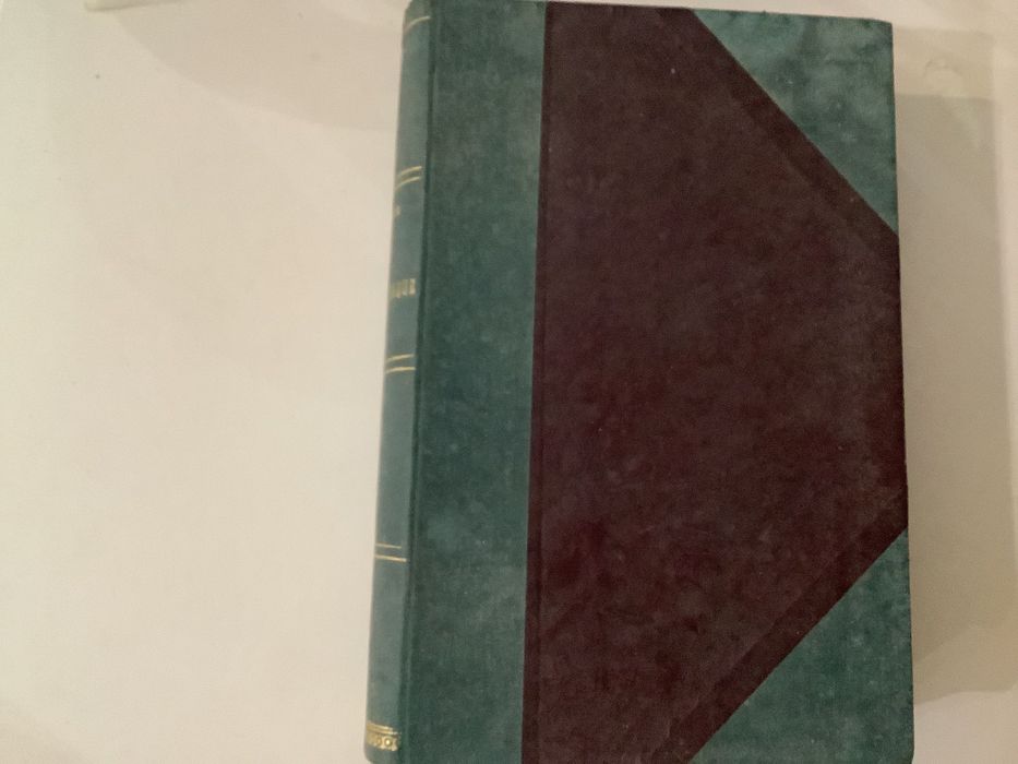 Lote Único: Coleção Completa de Livros Antigos e Mapa do Congo Francês