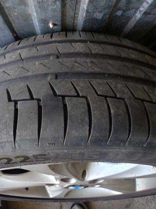Opony letnie 17 /45 /225 z felgami