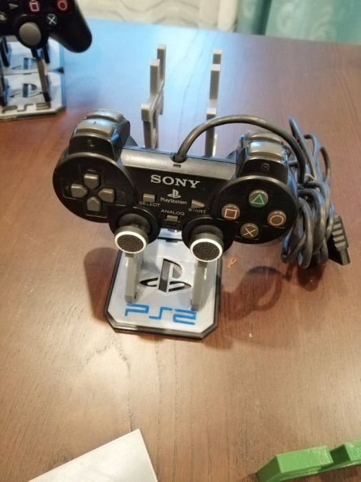 3D Retro Eletro - Suporte para comandos PS1, PS2, PS3, PS4 e PS5