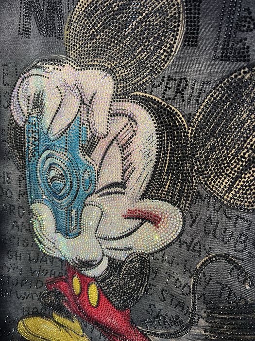 Футболка жіноча в стразах