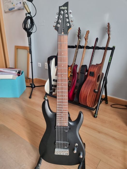 Schecter C8 Deluxe