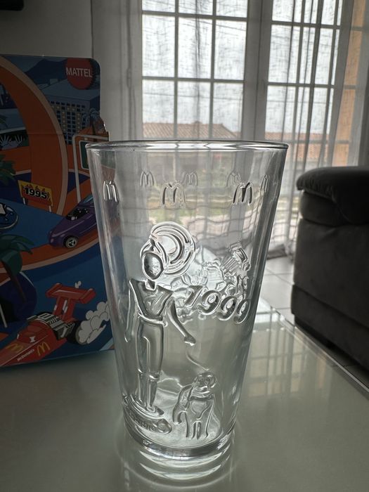 Copo Mc Donald’s Barbie/Hot Wheels