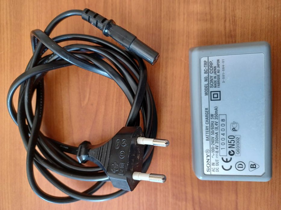 Carregador Sony BC-TRP com cabo de ligação 50/60 Hz 5W