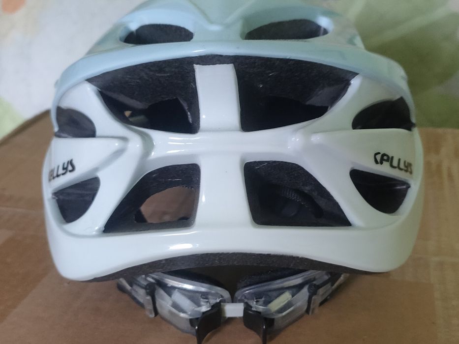 Велошлем женский Kelly's