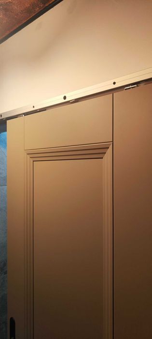 Skrzydło przesuwne do systemu naściennego MODO, drzwi