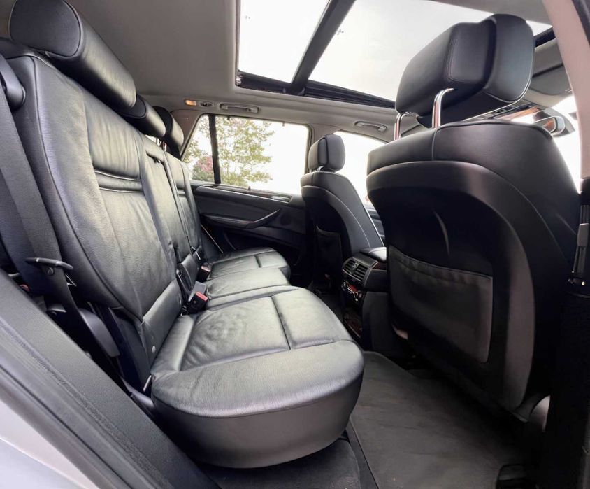 BMW X5 xDrive35i      2012