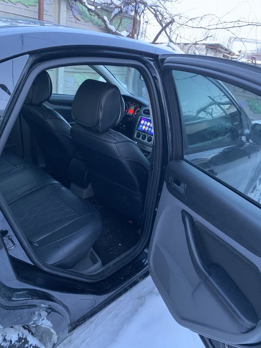 Продам Форд фокус туррбо дизель 2.0 автомат 2010