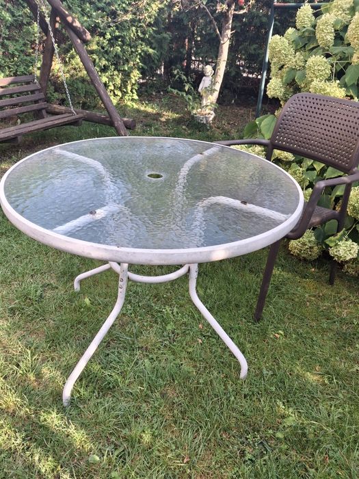 Stół stolik do ogrodu lub na taras