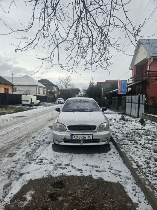 Део ланос 1.5 максимальна комплектація