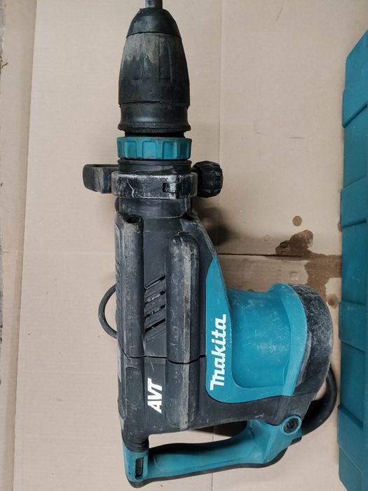 Młot udarowy Makita HM 1213C stan bdb