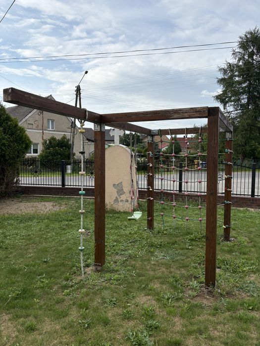 Ogrodowy plac zabaw drewniany