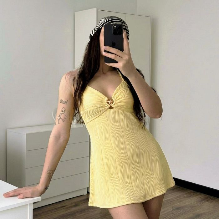 Teksturowana Pastelowa cytrynowa sukienka mini z rozgwiazdą Y2K