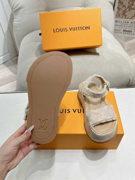 Louis Vuitton Buty, sandaly klapki, skora 200216