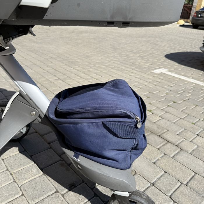 Оригінальна коляска Stokke синя для немовляти хороший стан