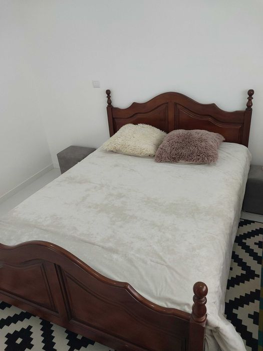 Uma cama de casal