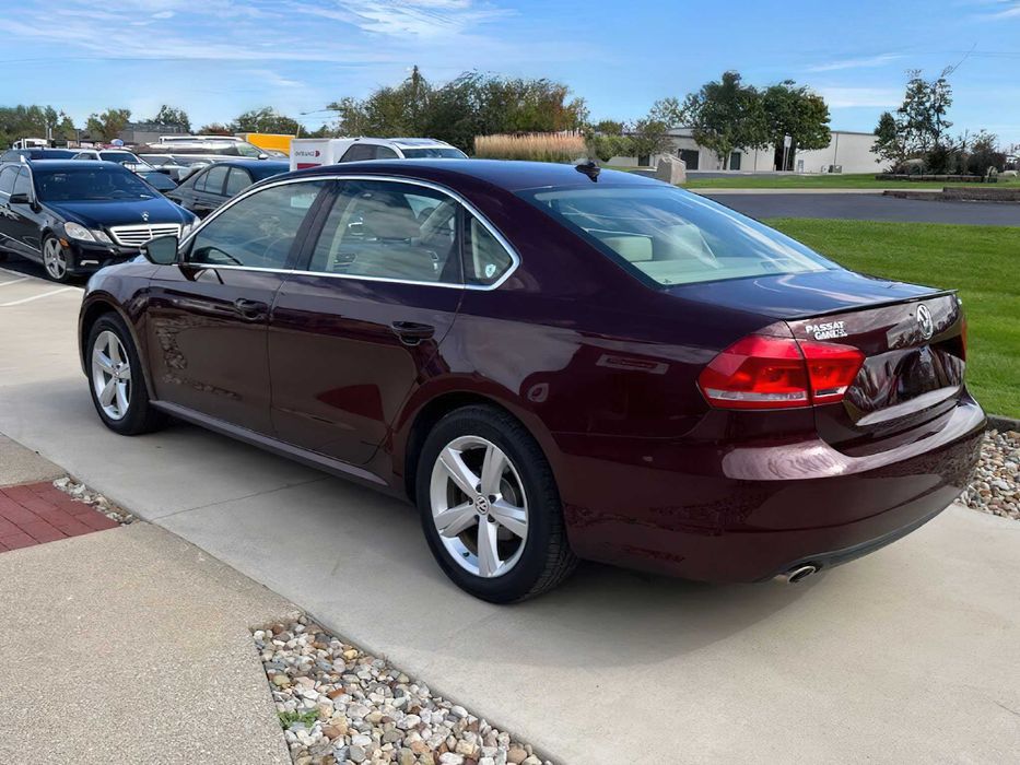 Volkswagen Passat      2013