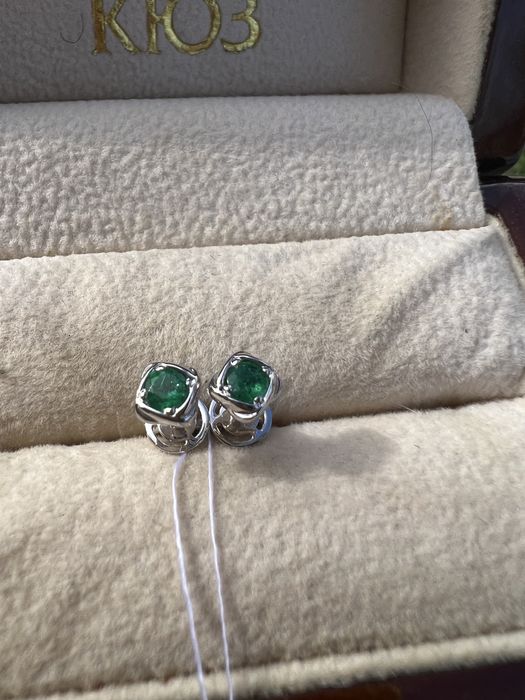 Золоті пусети зі смарагдами#Гвоздики з натуральными изумрудами# кюз