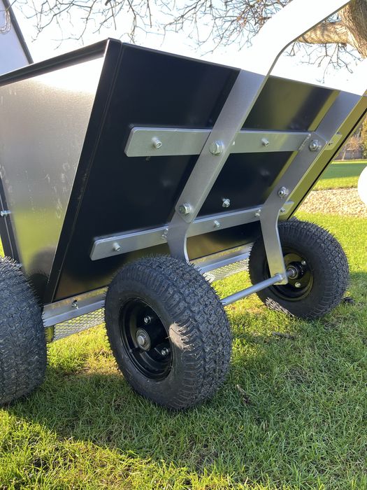 Posypywarka GRAZO SandMaster - piaskowanie trawnika