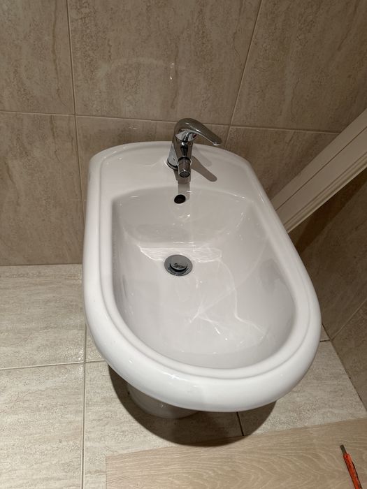 Bidé Sanitana, com valvula clic clak e torneira