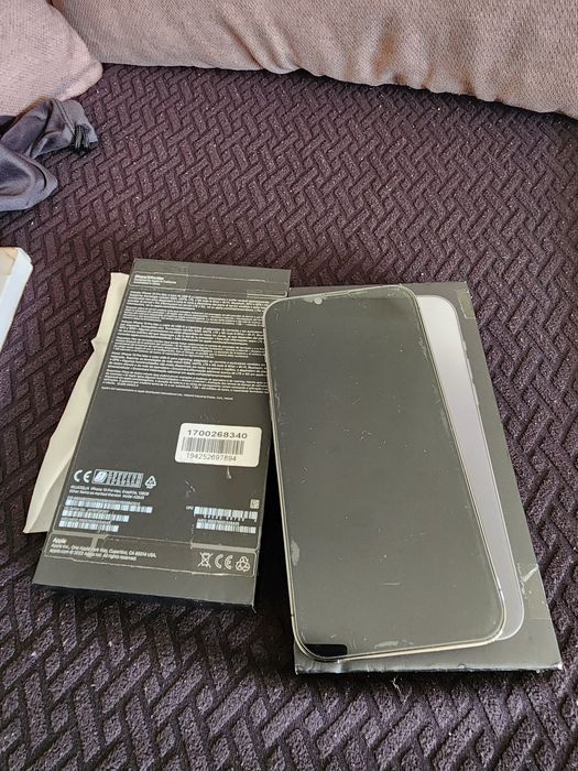 Iphone 13 pro Max de 128GB, bem estimado e conservado, vai com Apple Watch