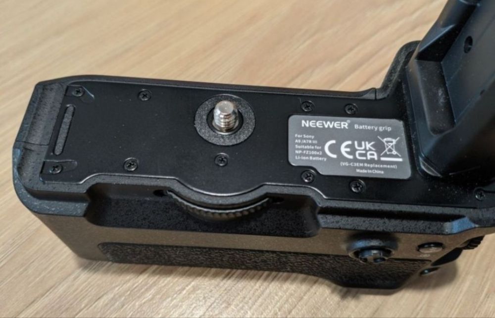 Бустер батарейный блок neewer vg-c3em Sony A9 A7RIII