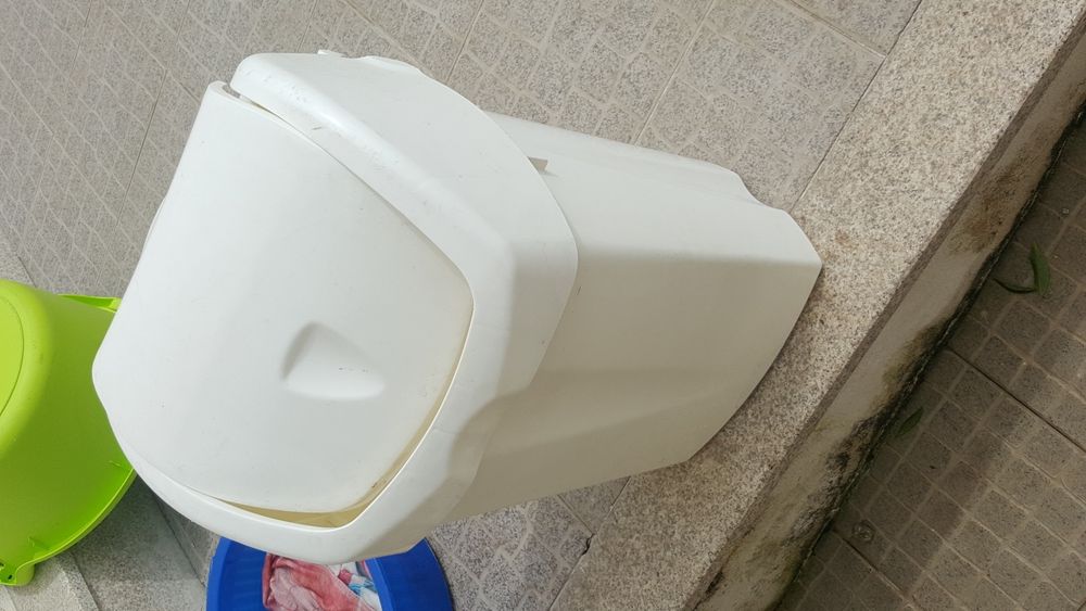 2 trash bins64284087724034123